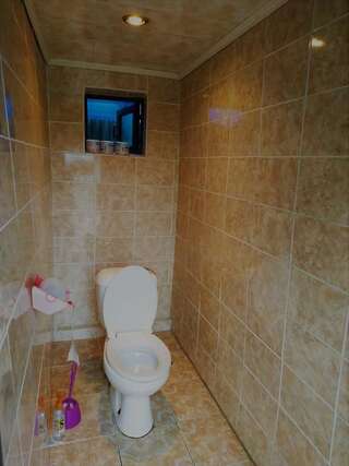 Гостевой дом Гостевой Дом Сухум Двухместный номер с 2 отдельными кроватями-6